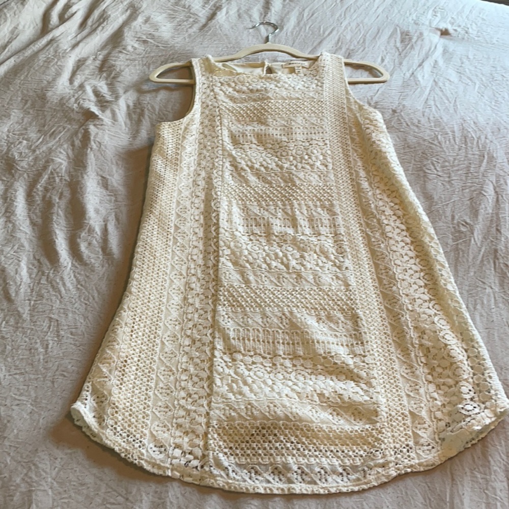 Short lace cream dress